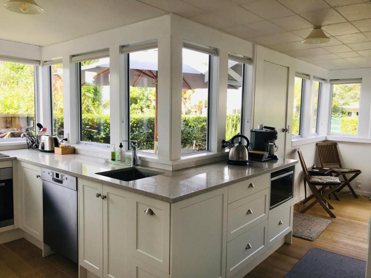 Serendipity Wharf Cottage Tairua Kültér fotó